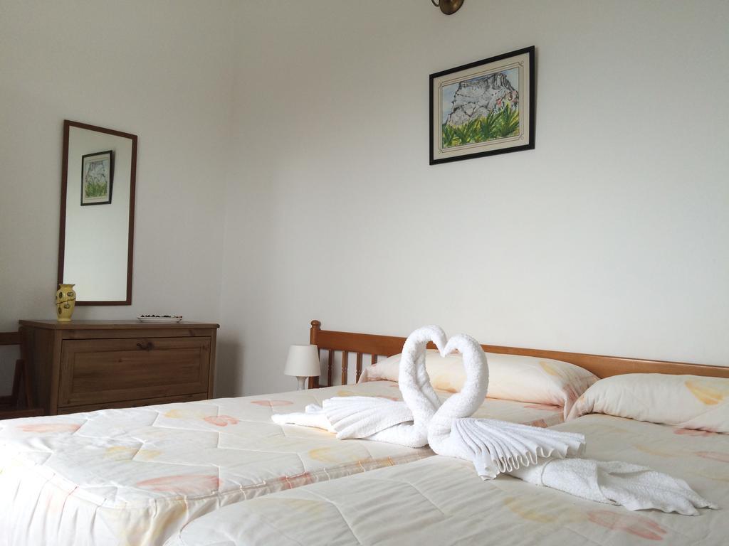 Apartamentos Dominguez Calera الغرفة الصورة