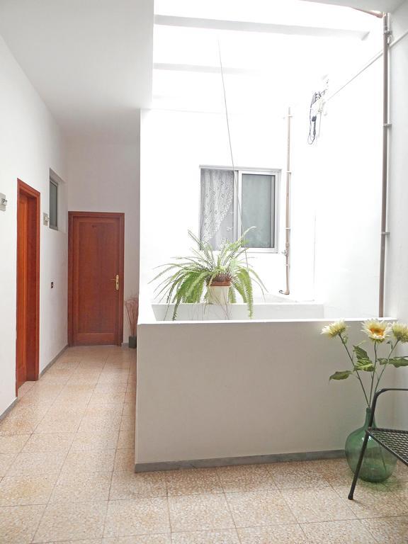 Apartamentos Dominguez Calera المظهر الخارجي الصورة